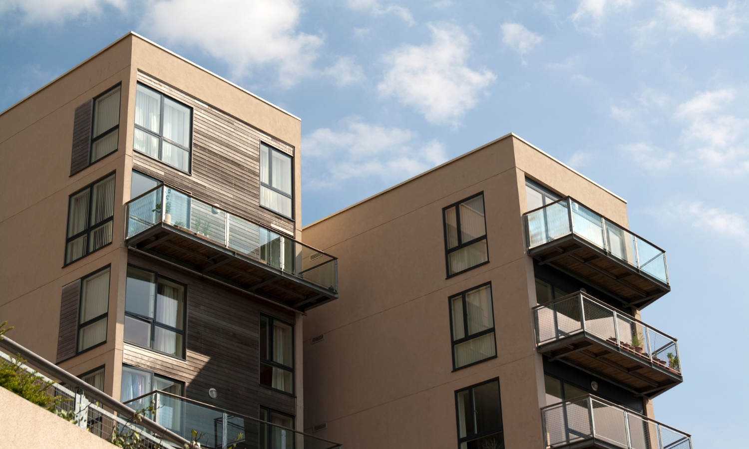 Modern Oasis: City Living Redefined